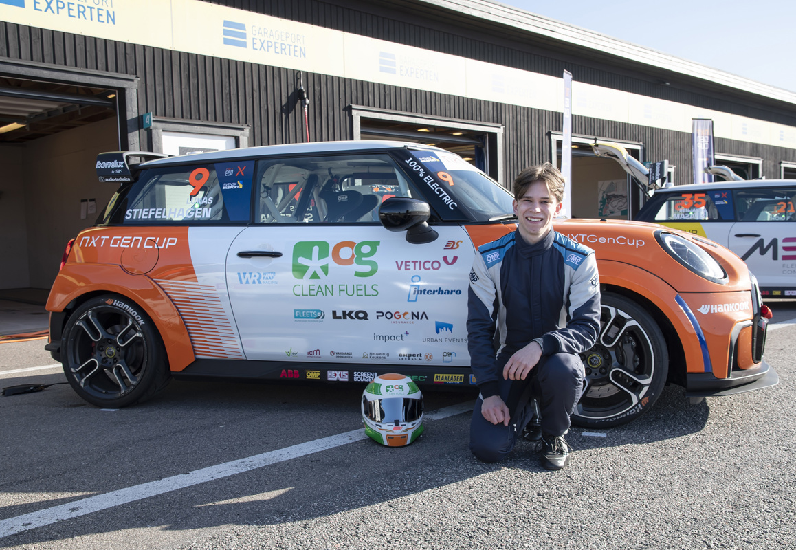 Lukas Met Auto